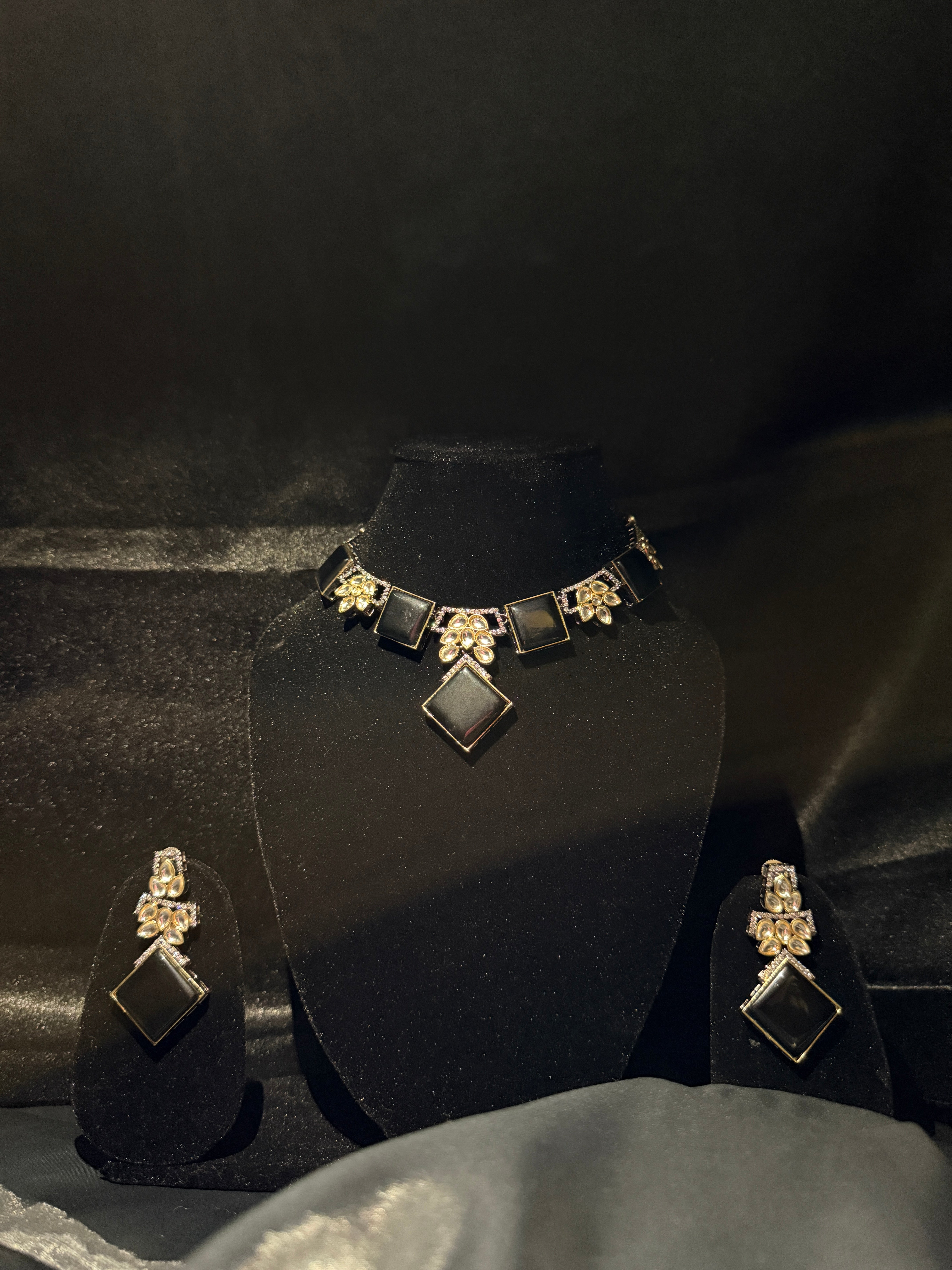 Opulent Heirloom Choker